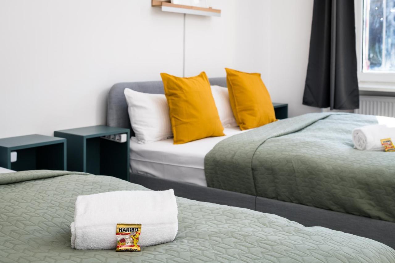 Apartment Sonnig & Helle Alexanderplatz In 15min Zu Erreichen, Herthastrasse Sehr Schoen Und Gross Fuer Gruppen Geeignet
