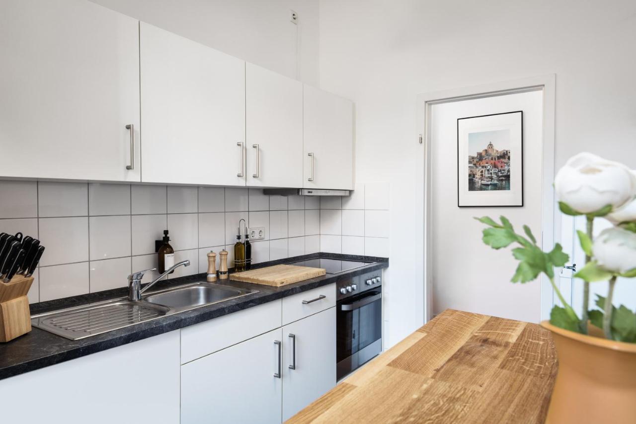 Apartment Sonnig & Helle Alexanderplatz In 15min Zu Erreichen, Herthastrasse Sehr Schoen Und Gross Fuer Gruppen Geeignet