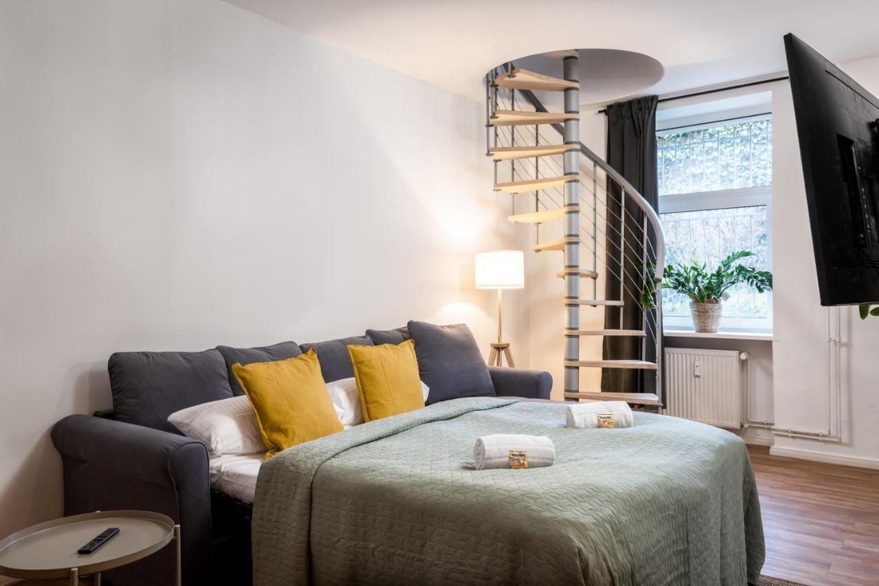 Sonnig & Helle Alexanderplatz In 15min Zu Erreichen, Herthastrasse Sehr Schoen Und Gross Fuer Gruppen Geeignet Apartment Berlin